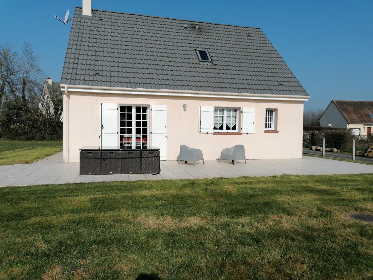 Maison confortable séjour spacieux, belle terrasse avec grand jardin avec jeux extérieurs près Bayeux et Omaha Beach - Chambres d'hôtes Saonnet