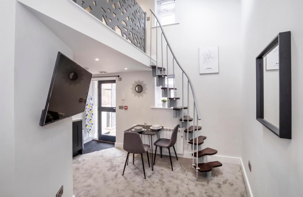 The Old Hotel - The Hole in the Wall - B&B York