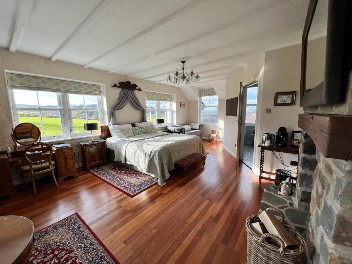 King Room with Mountain View