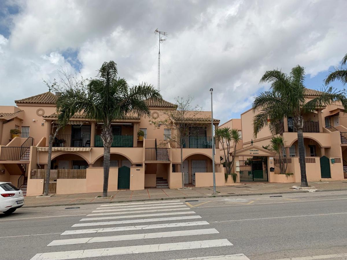 Apartamento Residencial Al Andalus 117, La Barrosa, Chiclana, Incluye parking a unos metros del mar - Chambres d'hôtes Chiclana de la Frontera