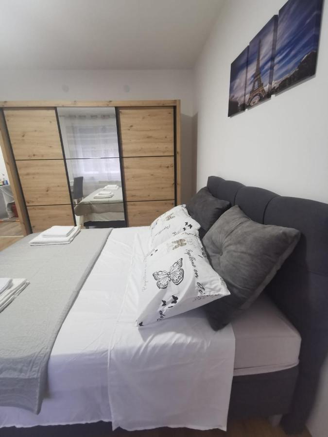 The Location Central Town Apartament - B&B Kragujevac