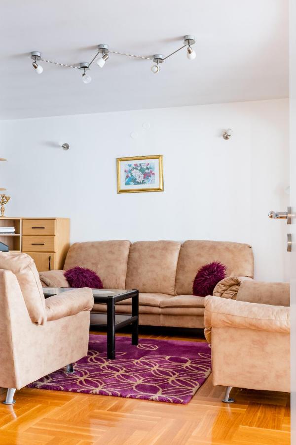 B&B Zagreb - Apartman Park Maksimir - Rebro Deluxe - Bed and Breakfast Zagreb