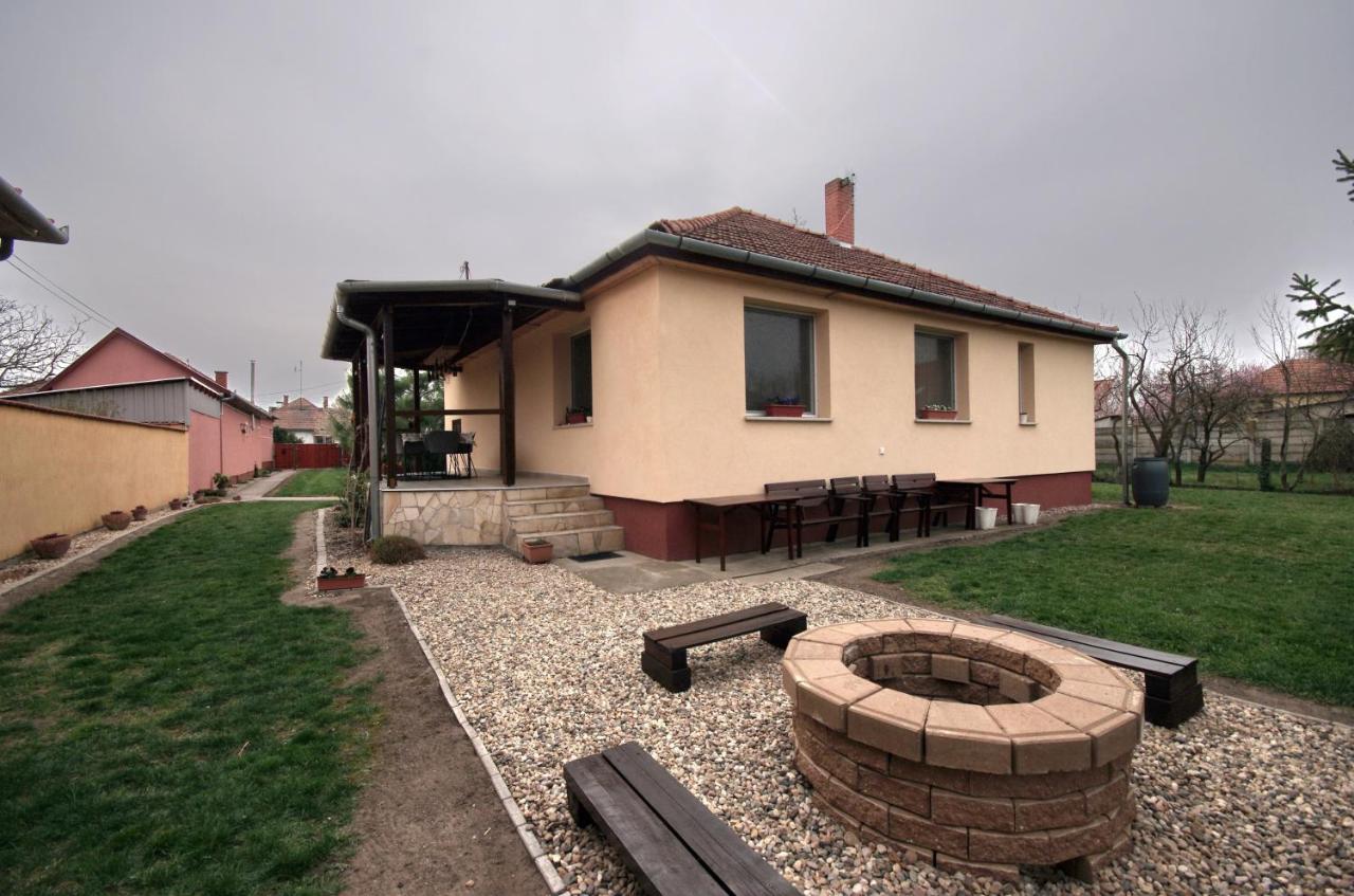 B&B Gyula - Bodza apartman - Bed and Breakfast Gyula