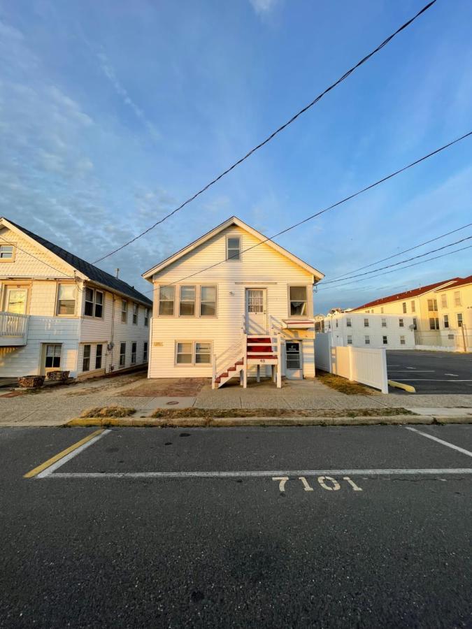 Next to Seaside Boardwalk! - Spacious 3 Bedroom - Chambres d’hôtes