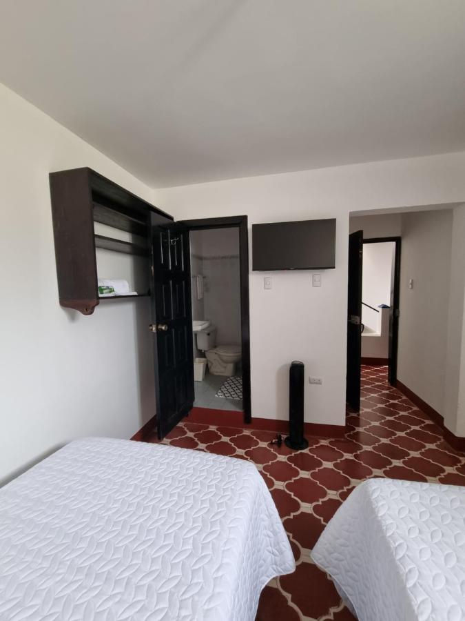 Chambre Lits Jumeaux avec Salle de Bains Privative