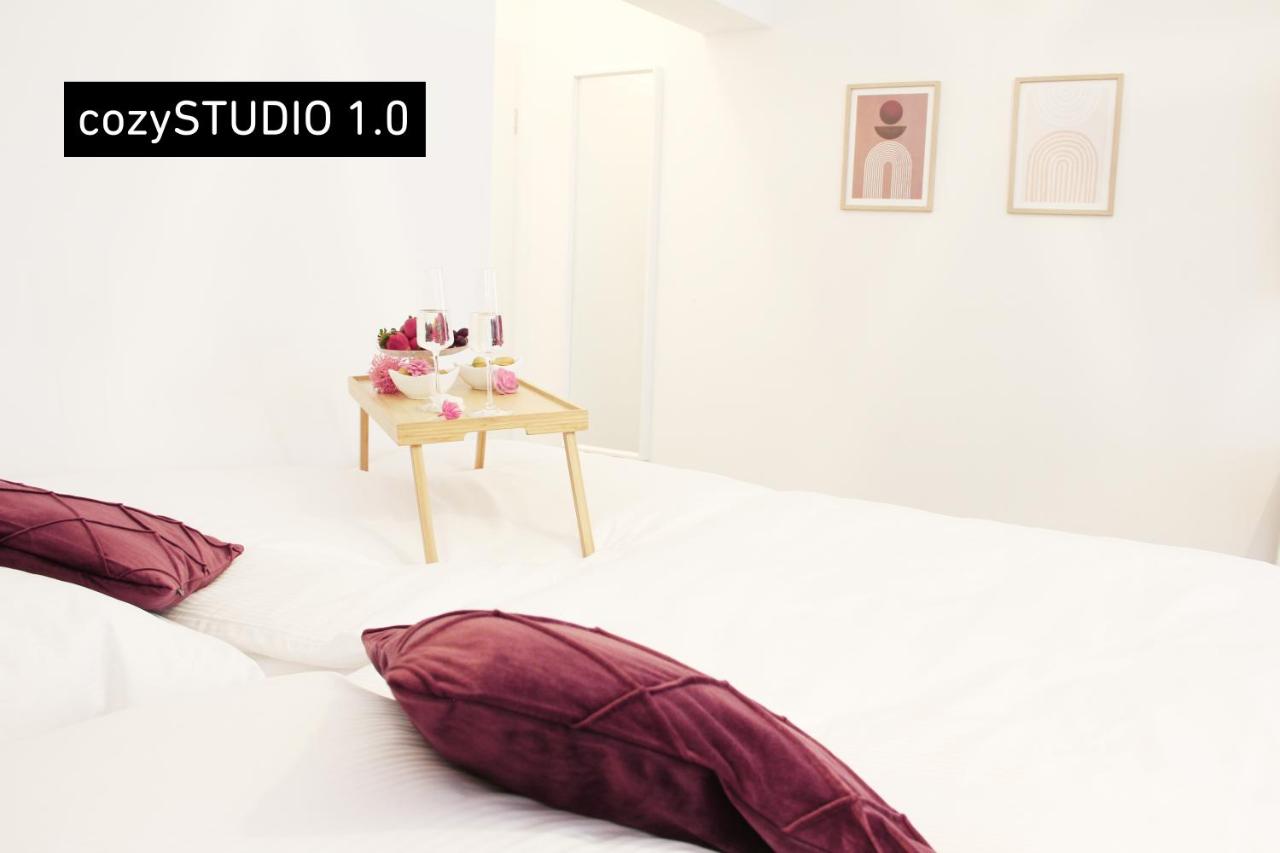 B&B Duisburg - SECRET HIDEAWAYS cozySTUDIO 2 superior Apartment mit WiFi nahe Uni l Messe l Flughafen l Zoo - Bed and Breakfast Duisburg