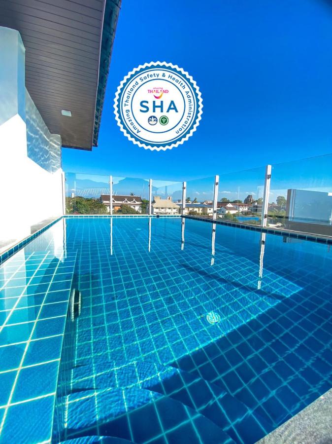 DE LUXE BOUTIQUE & rooftop - B&B Chiang Mai