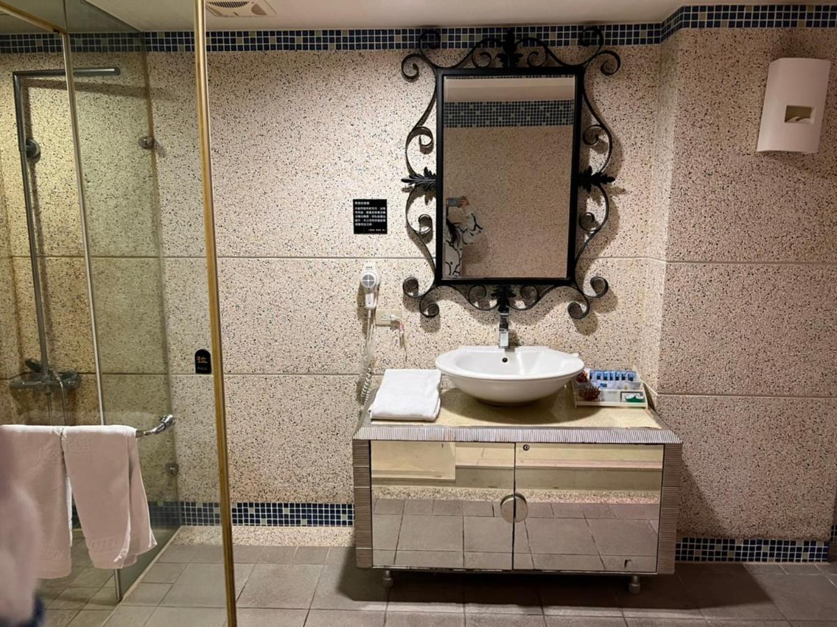 Queen Room with Spa Bath(Check-in after 21:00)