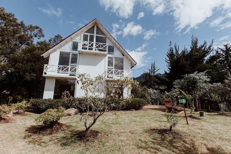 Cottage (10 Adults)