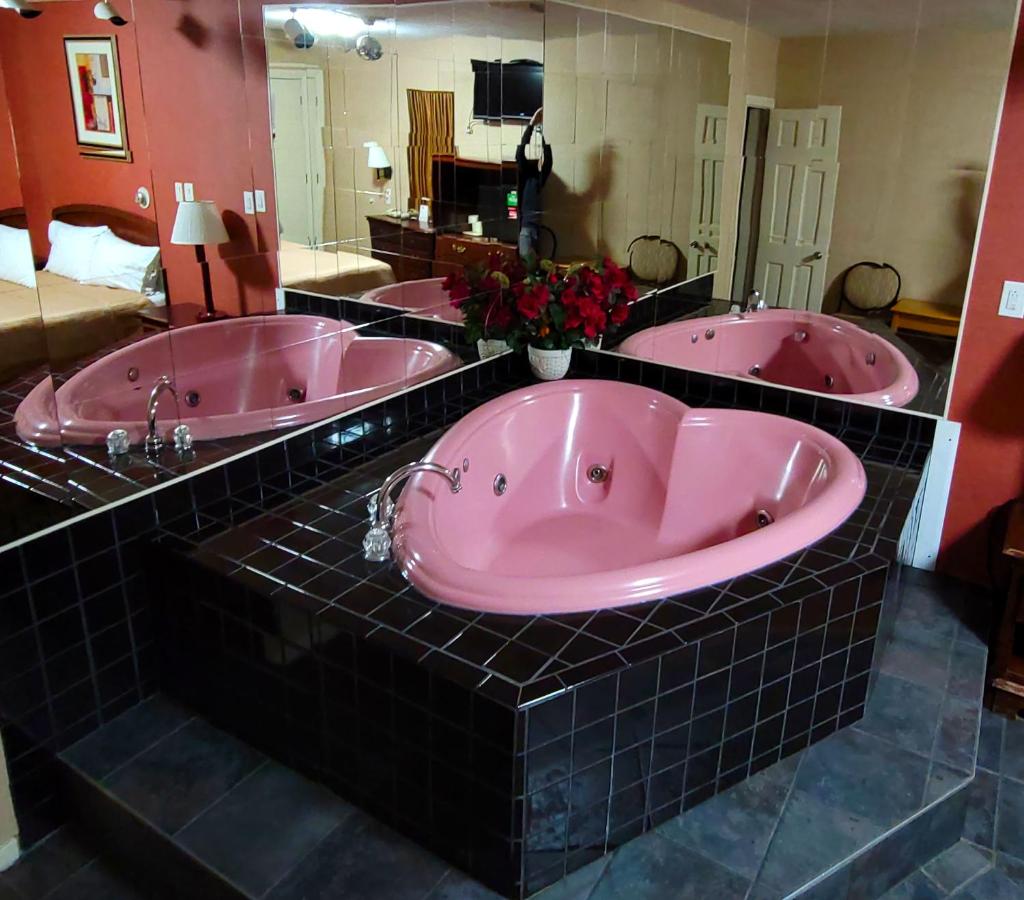Suite with Spa Bath - Non-Smoking
