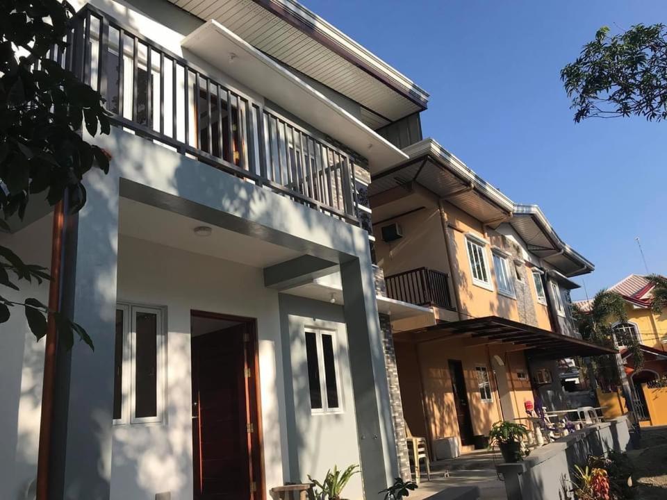 Zedekiah’s Apartments and Transient House with private swimming pool 2 - Chambres d’hôtes
