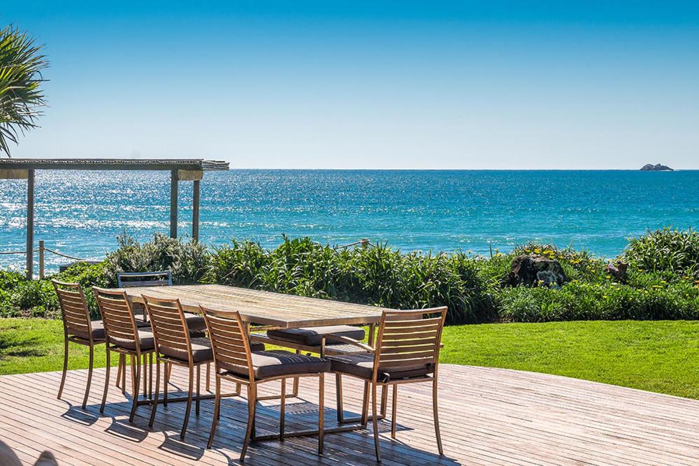 B&B Byron Bay - Fuller Holidays - Belongil Beachfront Pavilion, 18 Childe St - Bed and Breakfast Byron Bay