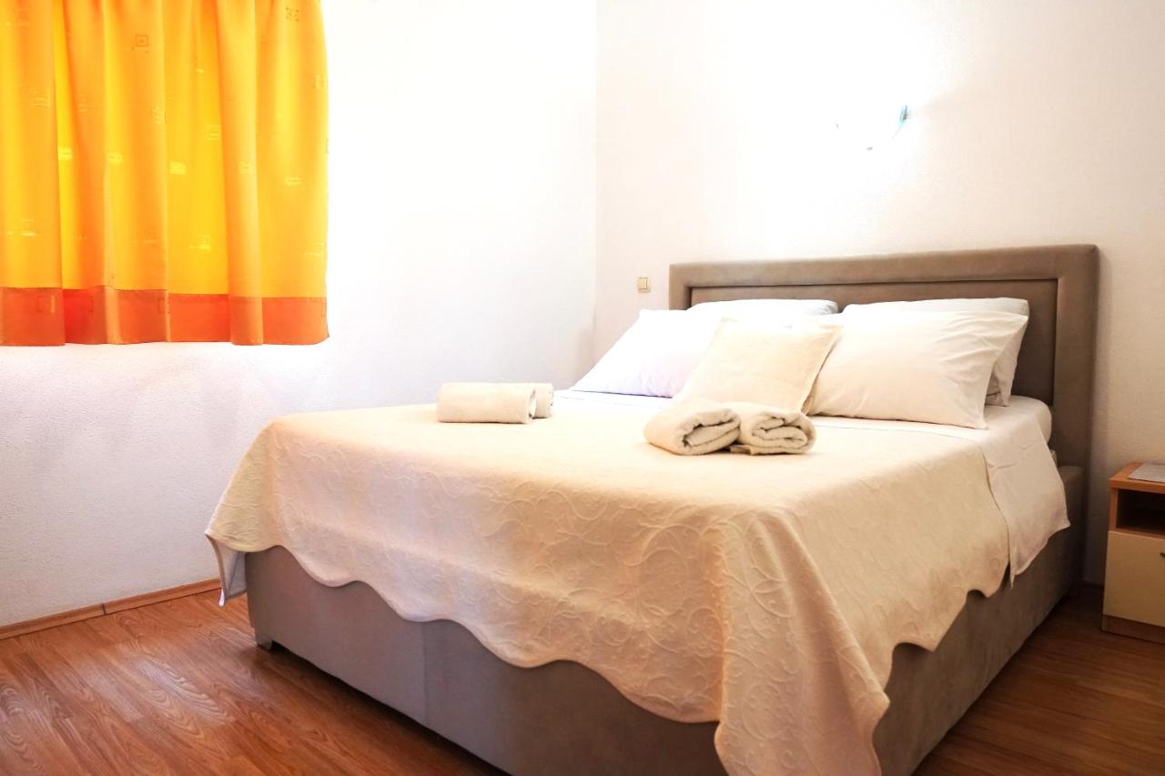 One-Bedroom Apartment with Patio and Sea View (4 Adults)