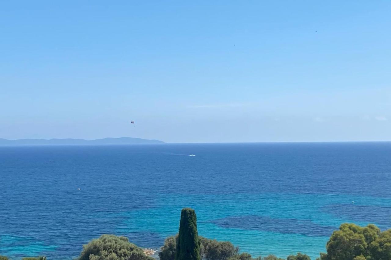 Nice And Bright 60 M With Terrace View On The Sea - Chambres d’hôtes Ajaccio