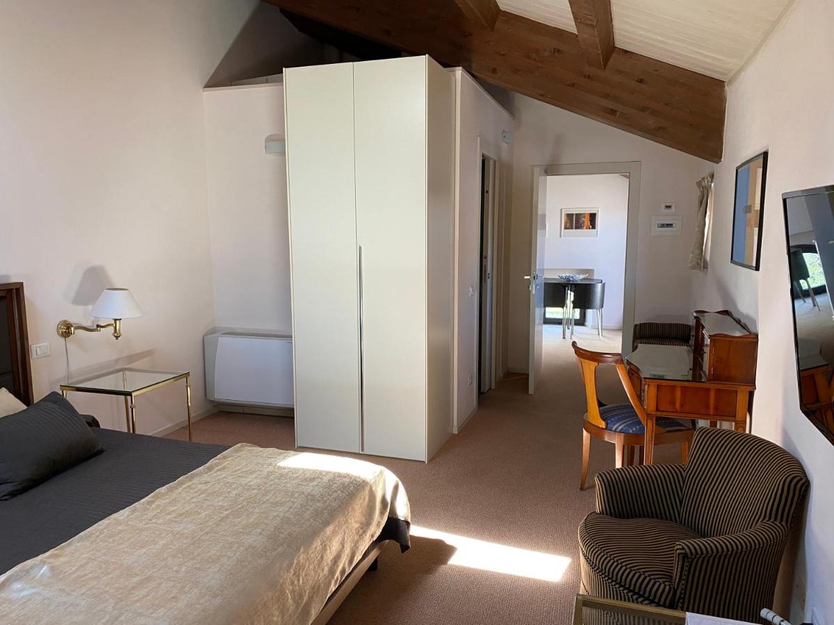 Large Studio with Terrace and Sea View 