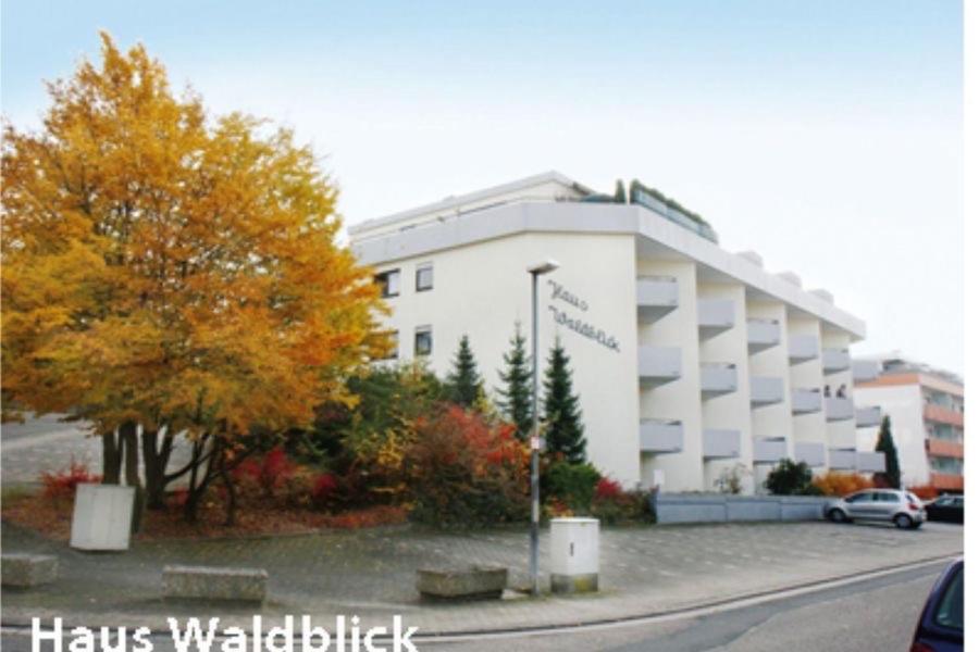 Haus Waldblick - Ferienwohnung Sonnenplätzchen, Bad Bergzabern - B&B Bad Bergzabern