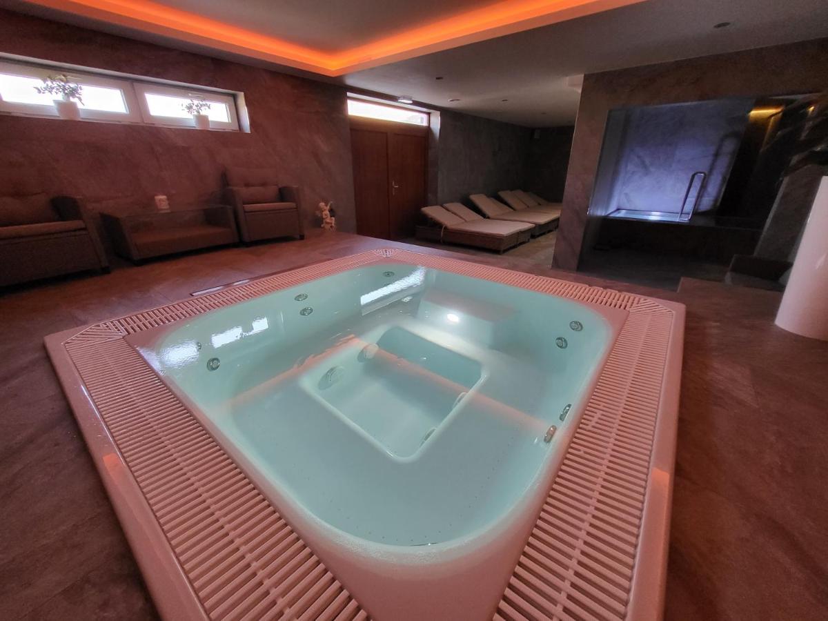 Chaty Krušetnica s luxusným privátnym wellness - Bed and Breakfast Krušetnica