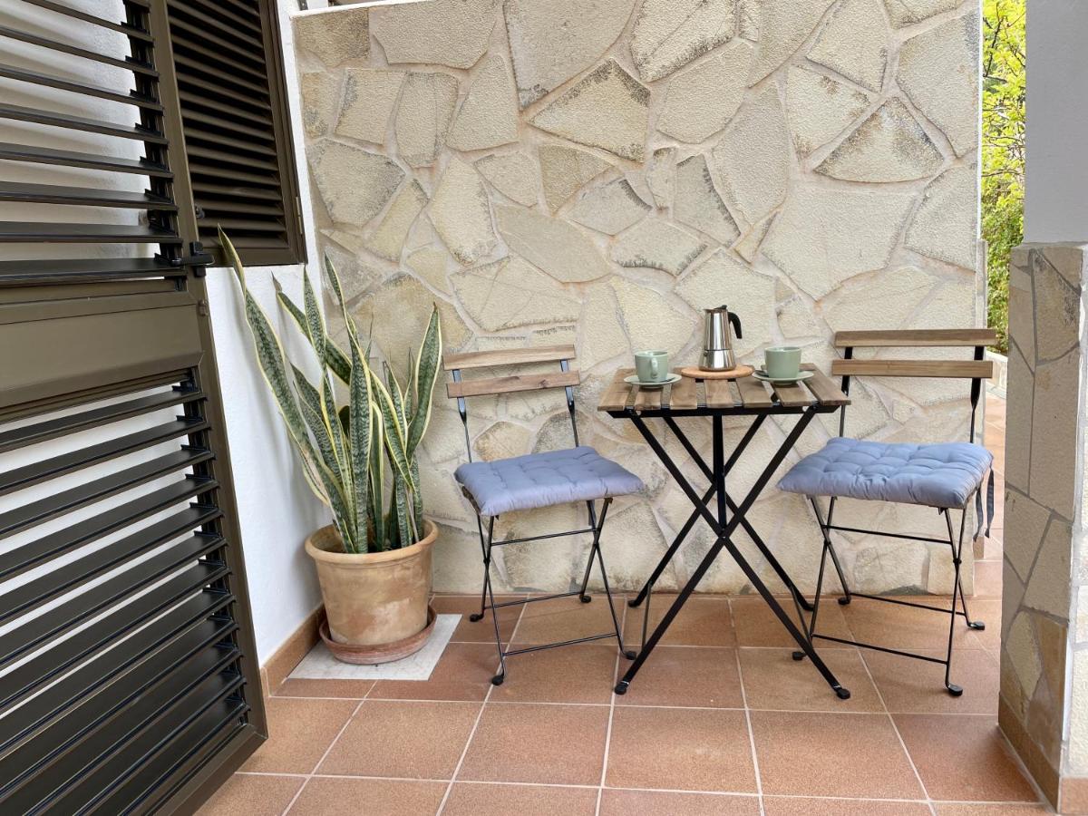 One-Bedroom Apartment with Terrace