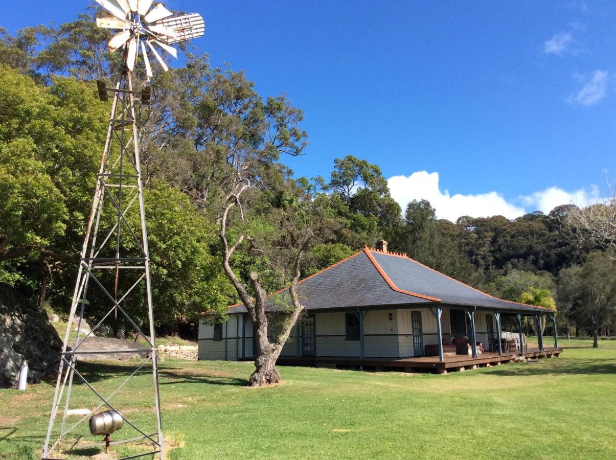 B&B Great Mackerel Beach - Currawong Beach Cottages - Bed and Breakfast Great Mackerel Beach