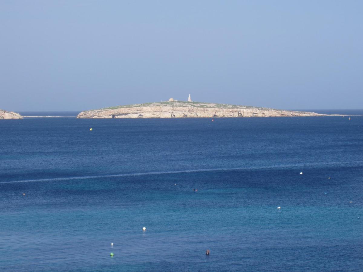 B&B San Pawl il-Baħar - The Sea just Across the Road - Flat 3 - Bed and Breakfast San Pawl il-Baħar