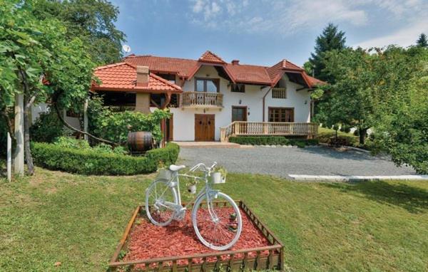 B&B Vinica - Villa Barbara/Holiday Homes with a story/Varaždin - Bed and Breakfast Vinica