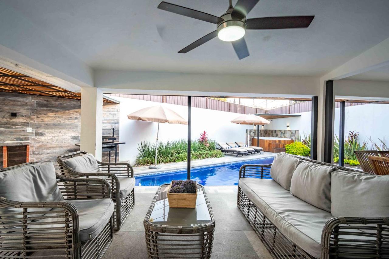 Spectacular House Tulipanes - Bed and Breakfast Xochitepec