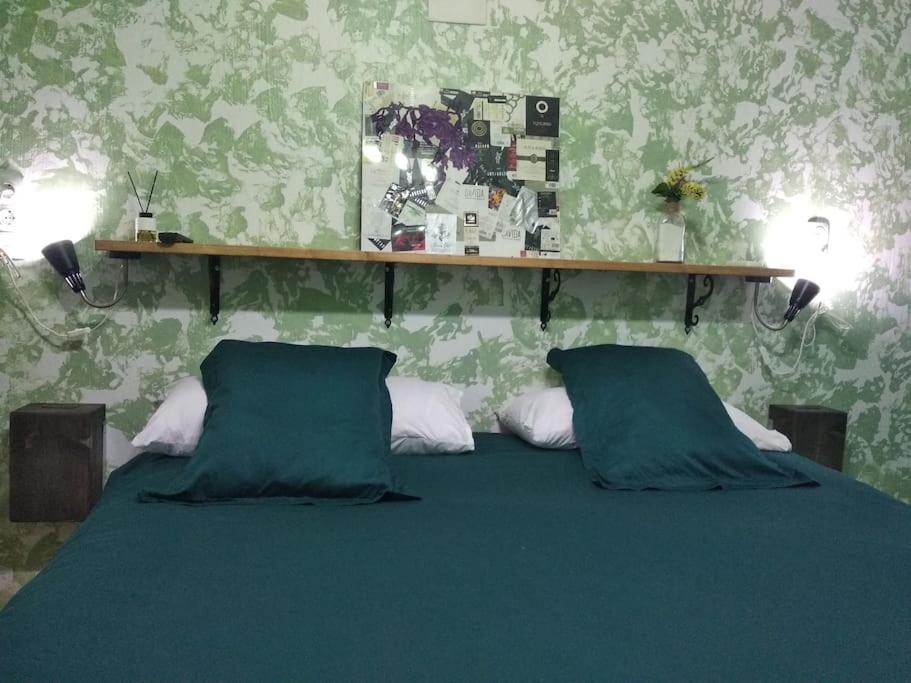Zimmer mit Kingsize-Bett