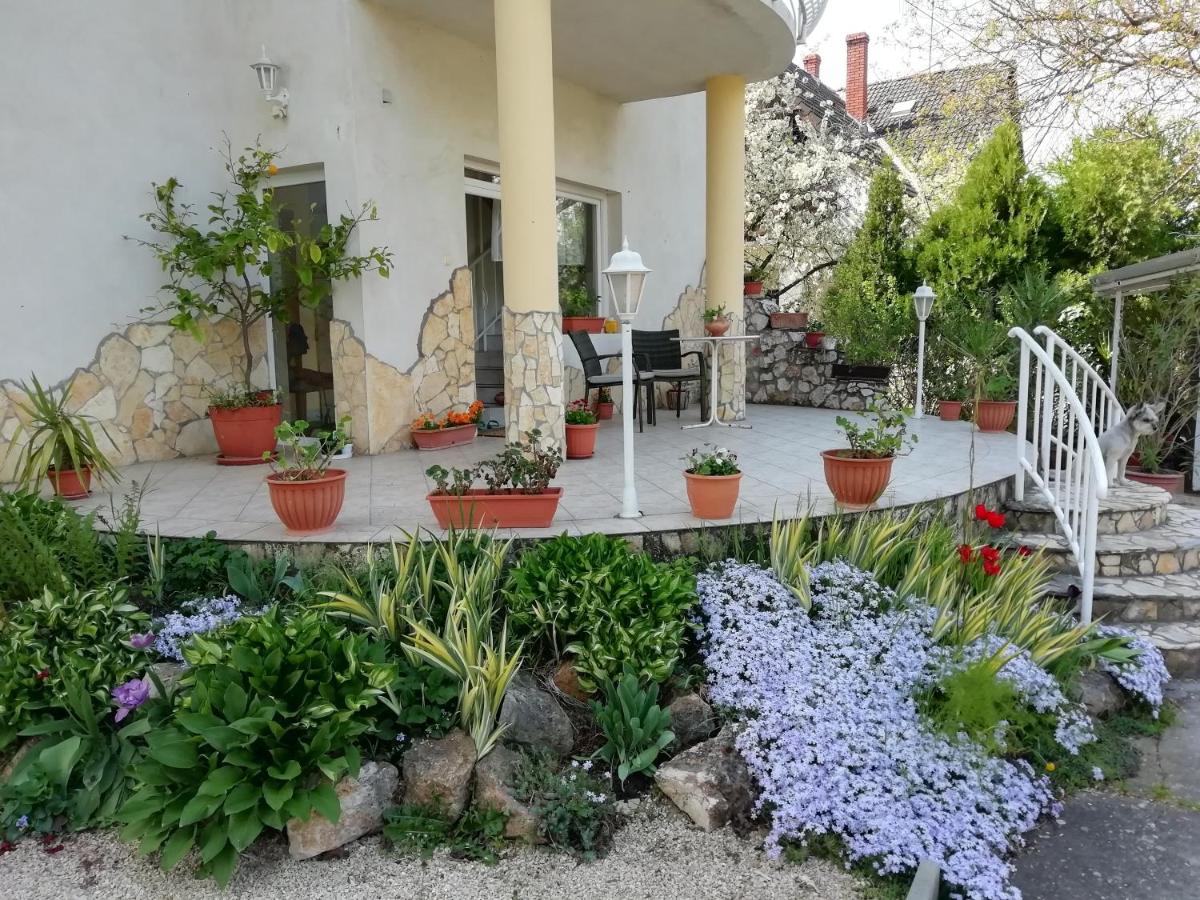 B&B Harkan - Szilvia apartman - Bed and Breakfast Harkan