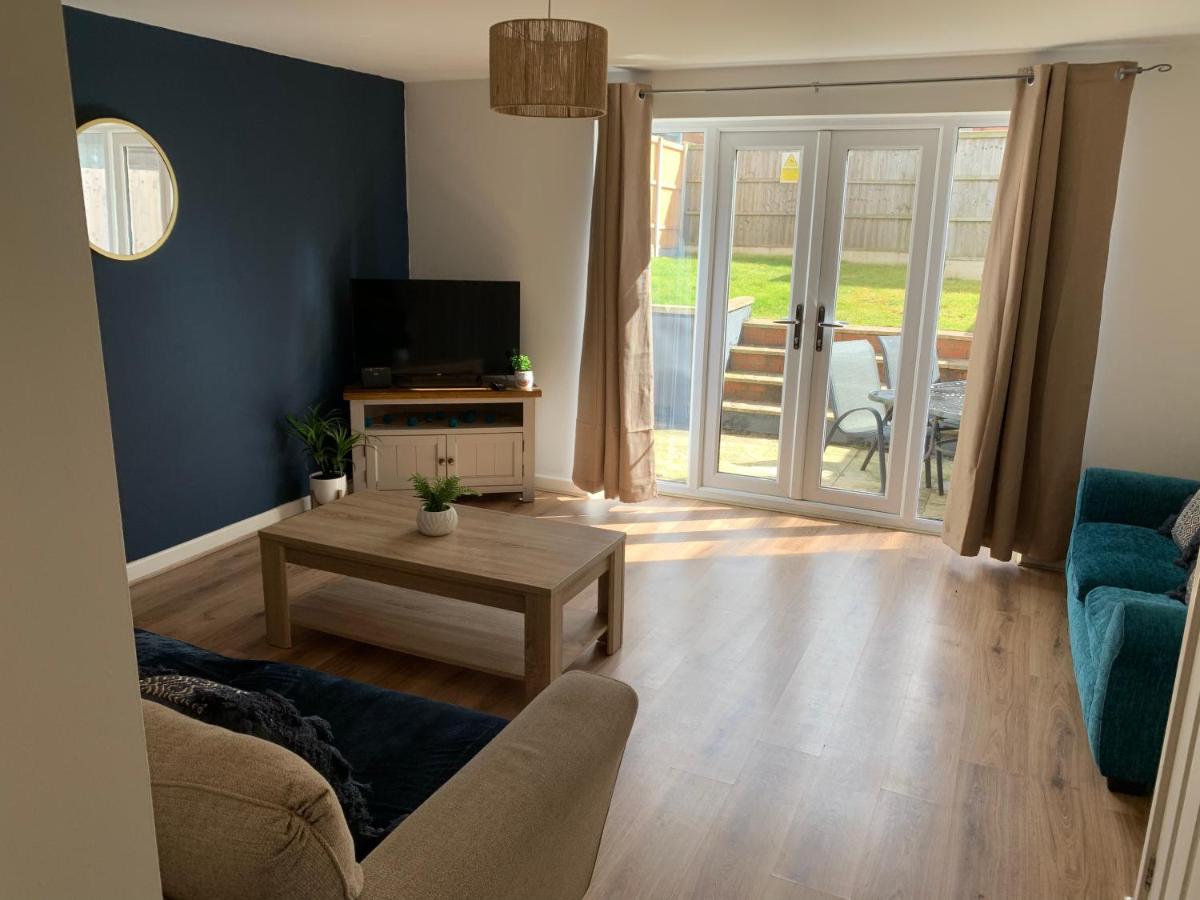 B&B Kirkby in Ashfield - Kirkby House, 3 bedroom, sleeps up to 7 with sofa bed, holiday, corporate, contractor stays - Bed and Breakfast Kirkby in Ashfield