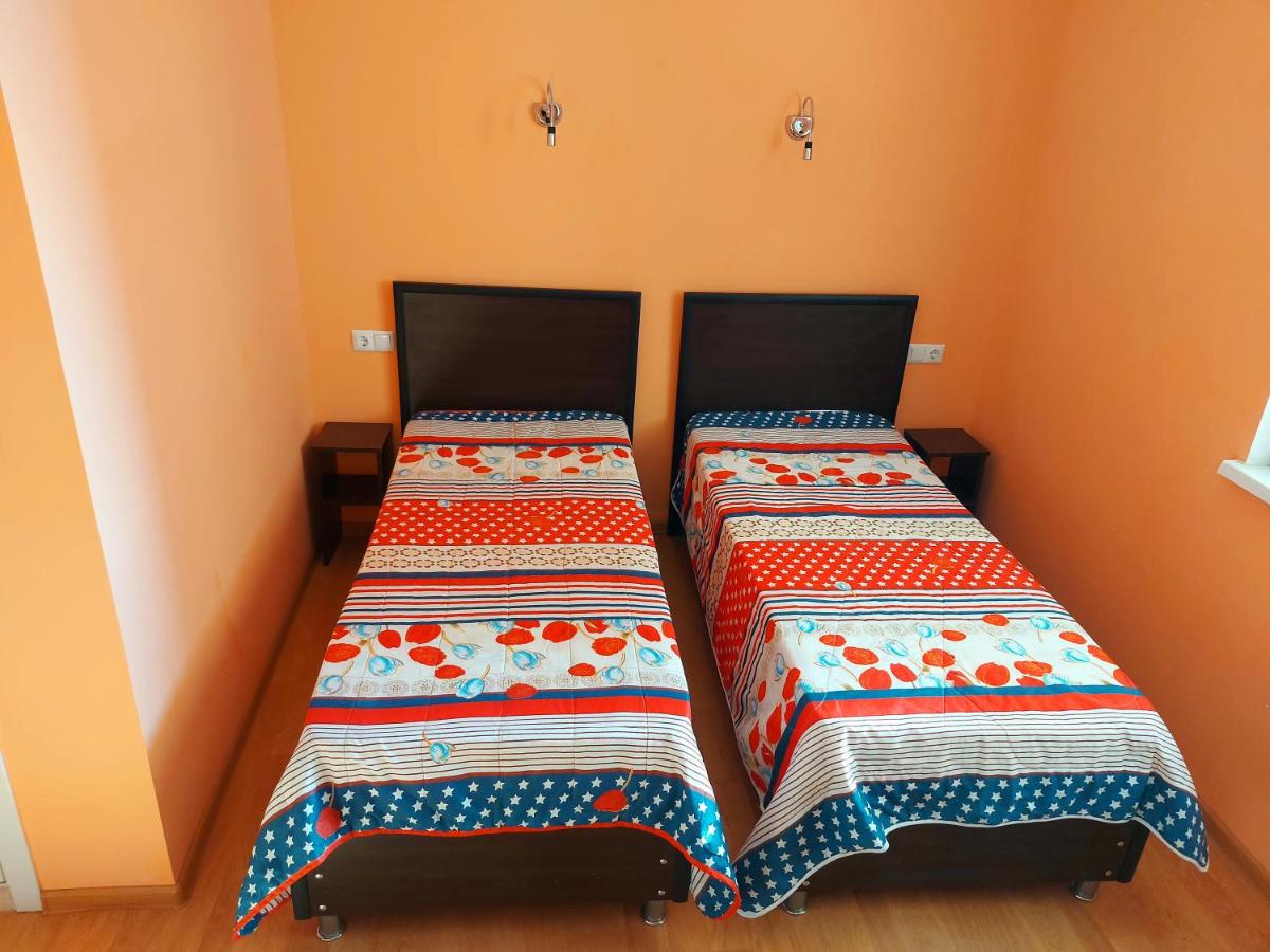 Tweepersoonskamer met 2 Aparte Bedden