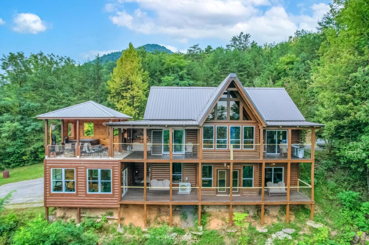 Bear Cub Crossing - B&B