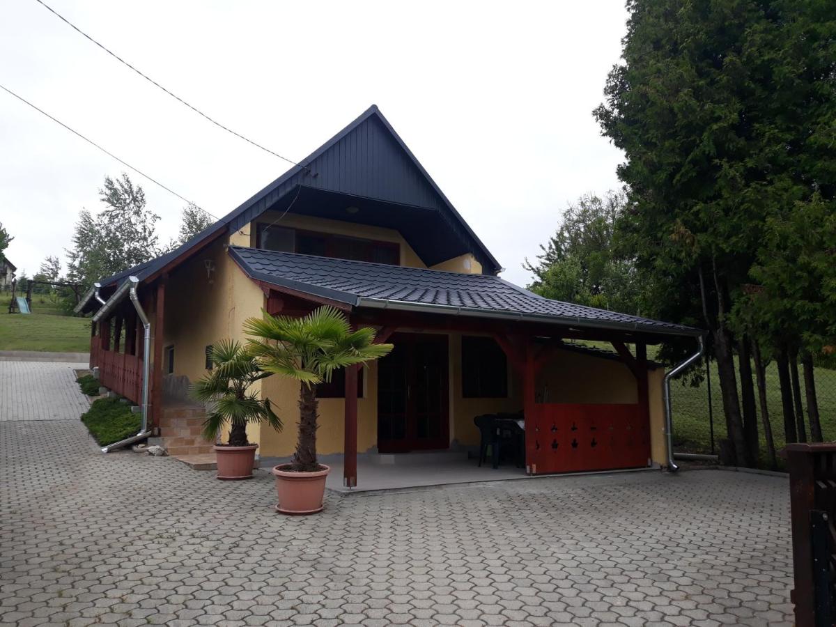 Napsugár Apartment - Bed and Breakfast Zalakaros