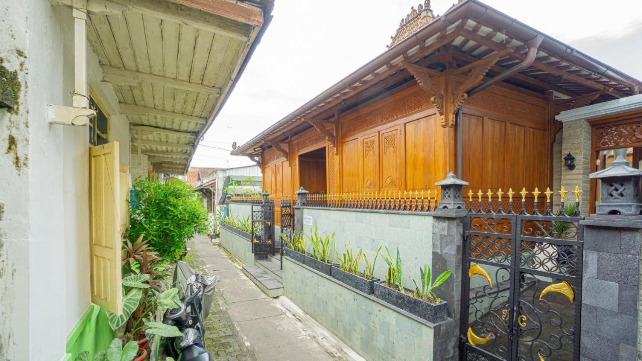 B&B Yogyakarta - Villa Joglo Kawung - Bed and Breakfast Yogyakarta