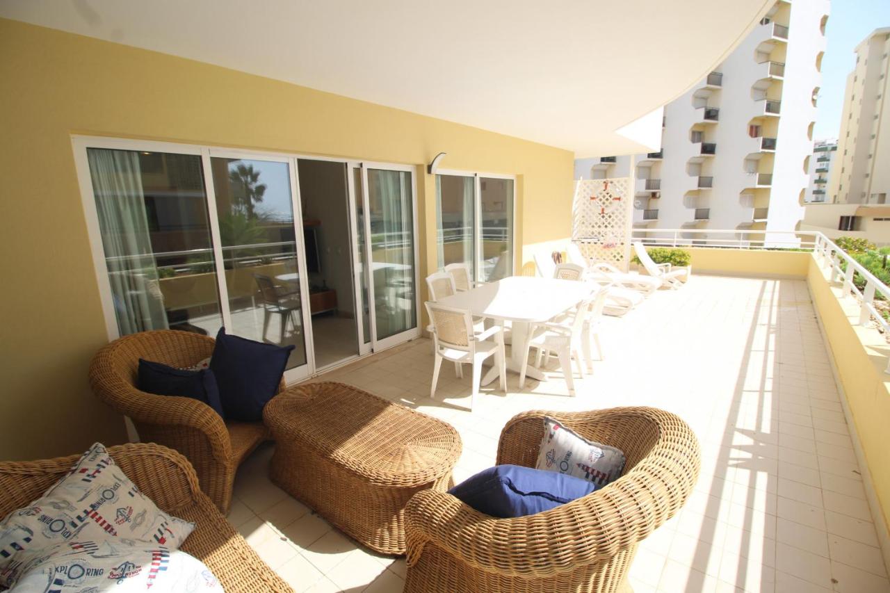 Apartment mit Terrasse