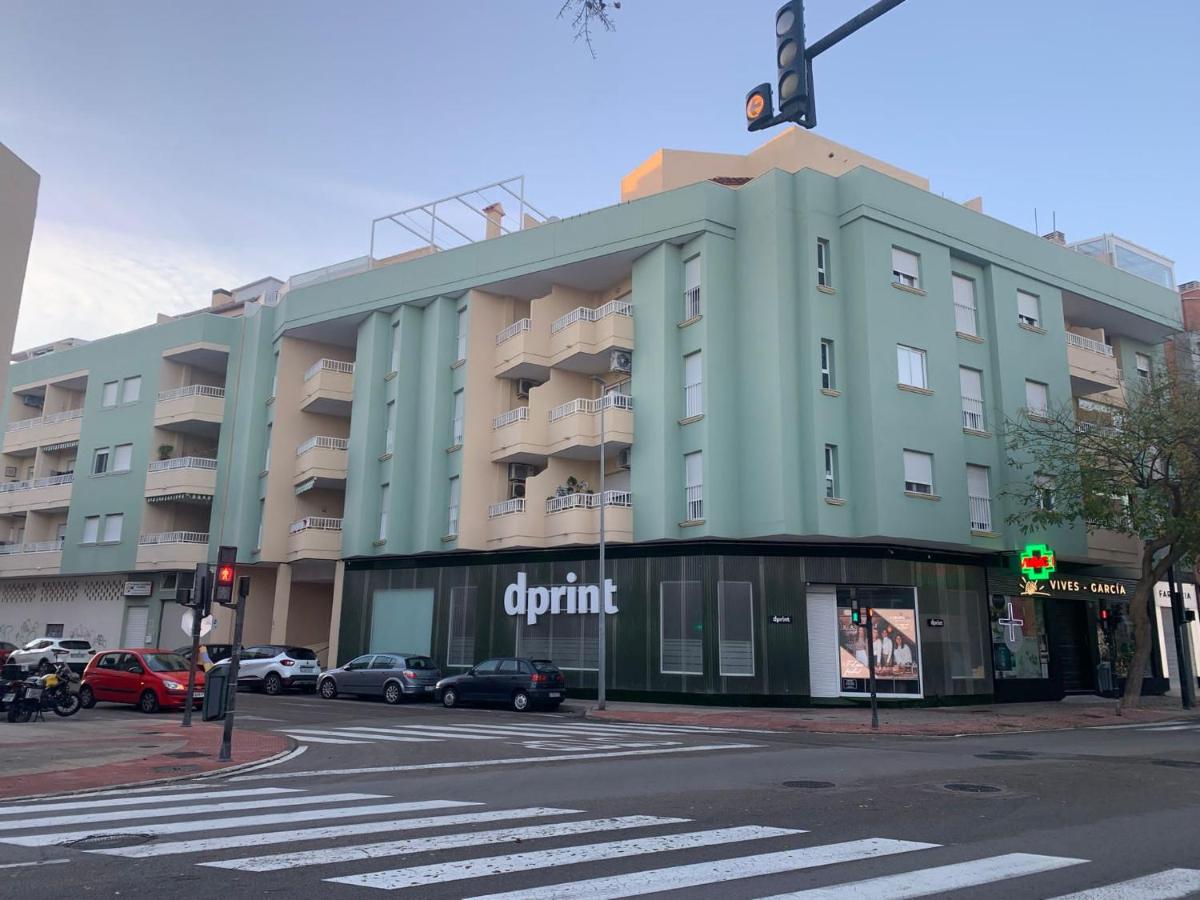 Miguel Hernandez, centro, 3 dormitorios, by Bookindenia - B&B