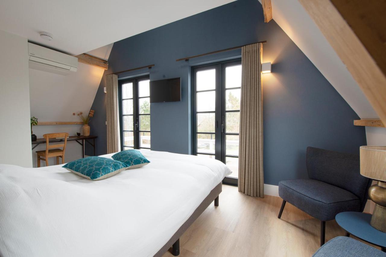 Deluxe Double Room (2 Adults + 1 Child)