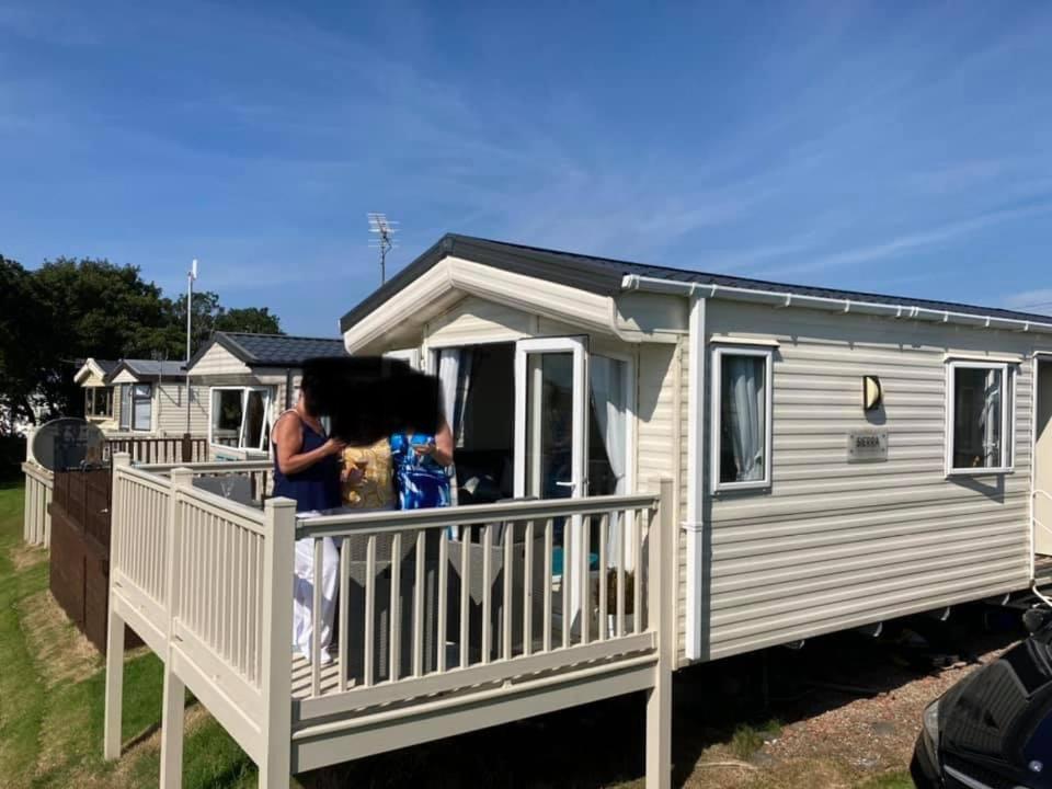 Luxury caravan at Turnberry - short walk to beach - Bed and Breakfast
