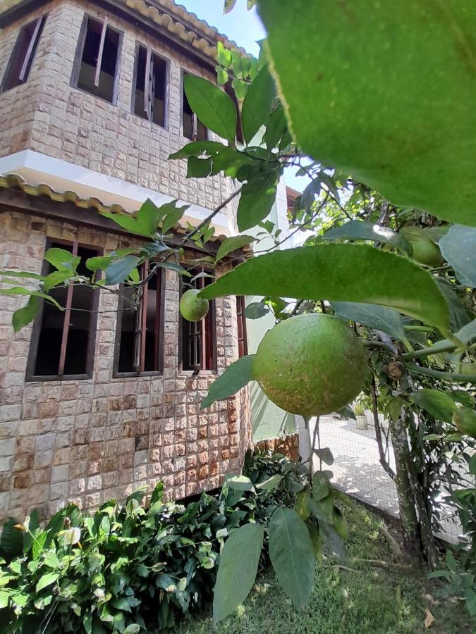 Casa com piscina, espaço gourmet e salão de jogos. - B&B Guapimirim