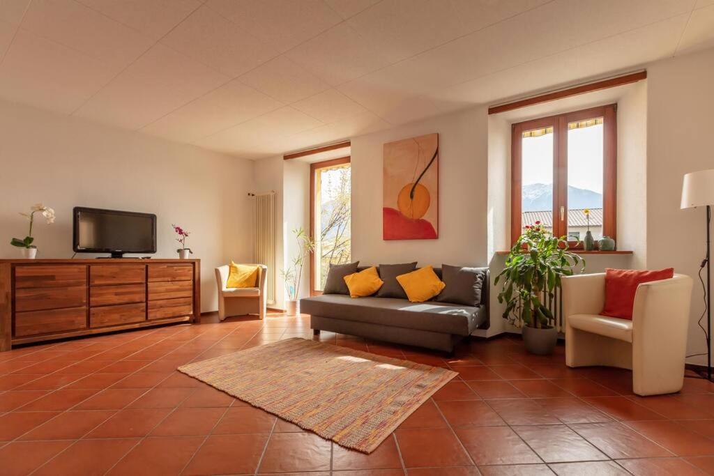 Casa al Sole - Bellissimo appartamento con terrazza e vista lago - B&B Minusio
