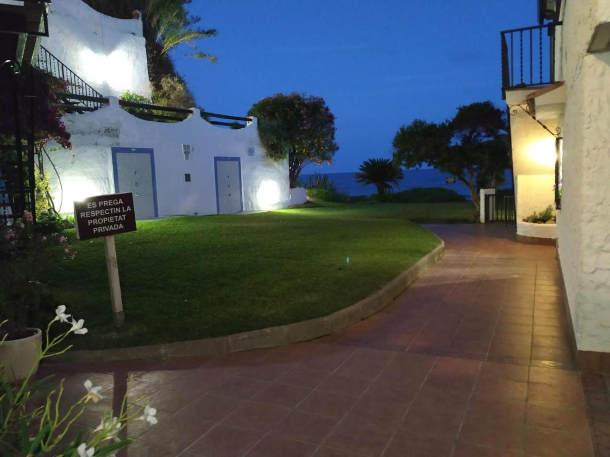 Little Paradise . Apartment in front of the sea - B&B