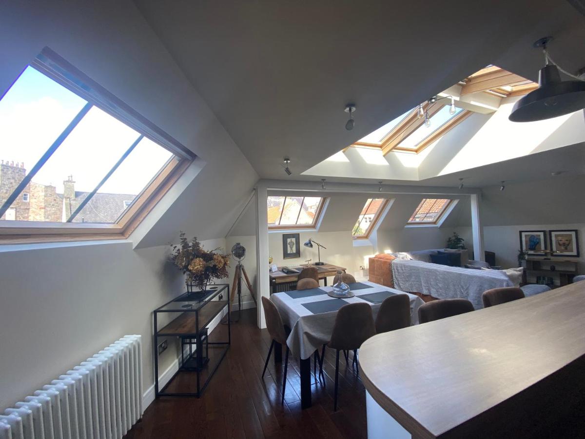 B&B Anstruther - The Loft - Remarkable 2-Bed Anstruther Apartment - Bed and Breakfast Anstruther