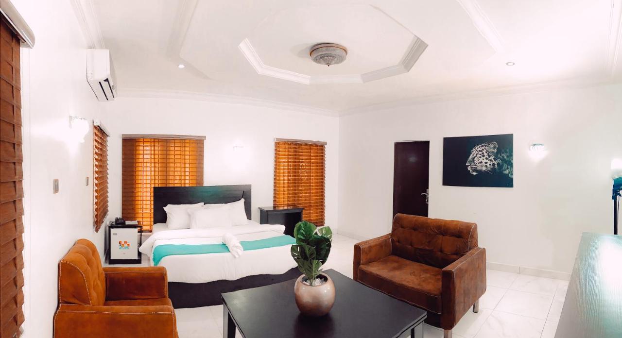 Deluxe King Room