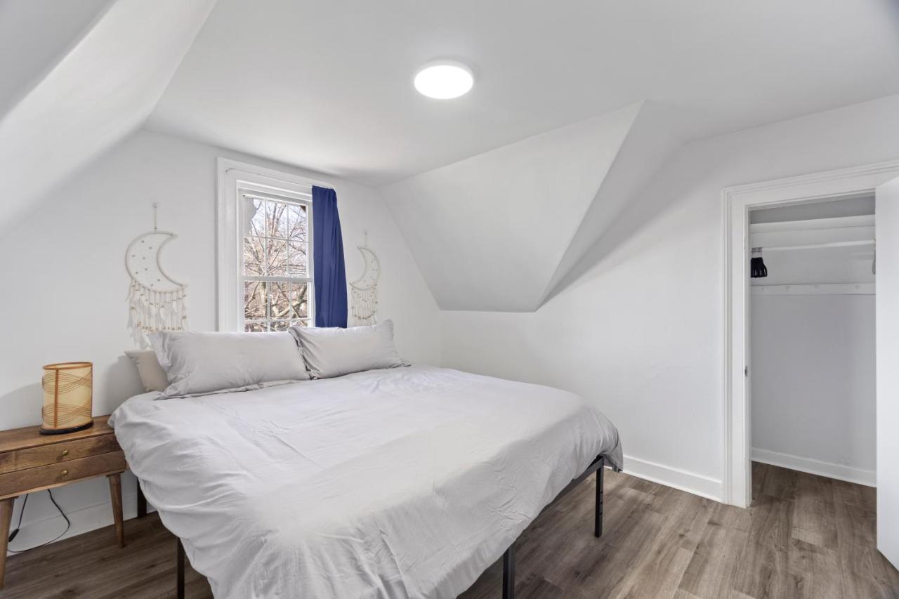 Cozy Gem in the Heart of East Rock with FREE Parking near Yale and DT - Bed and Breakfast