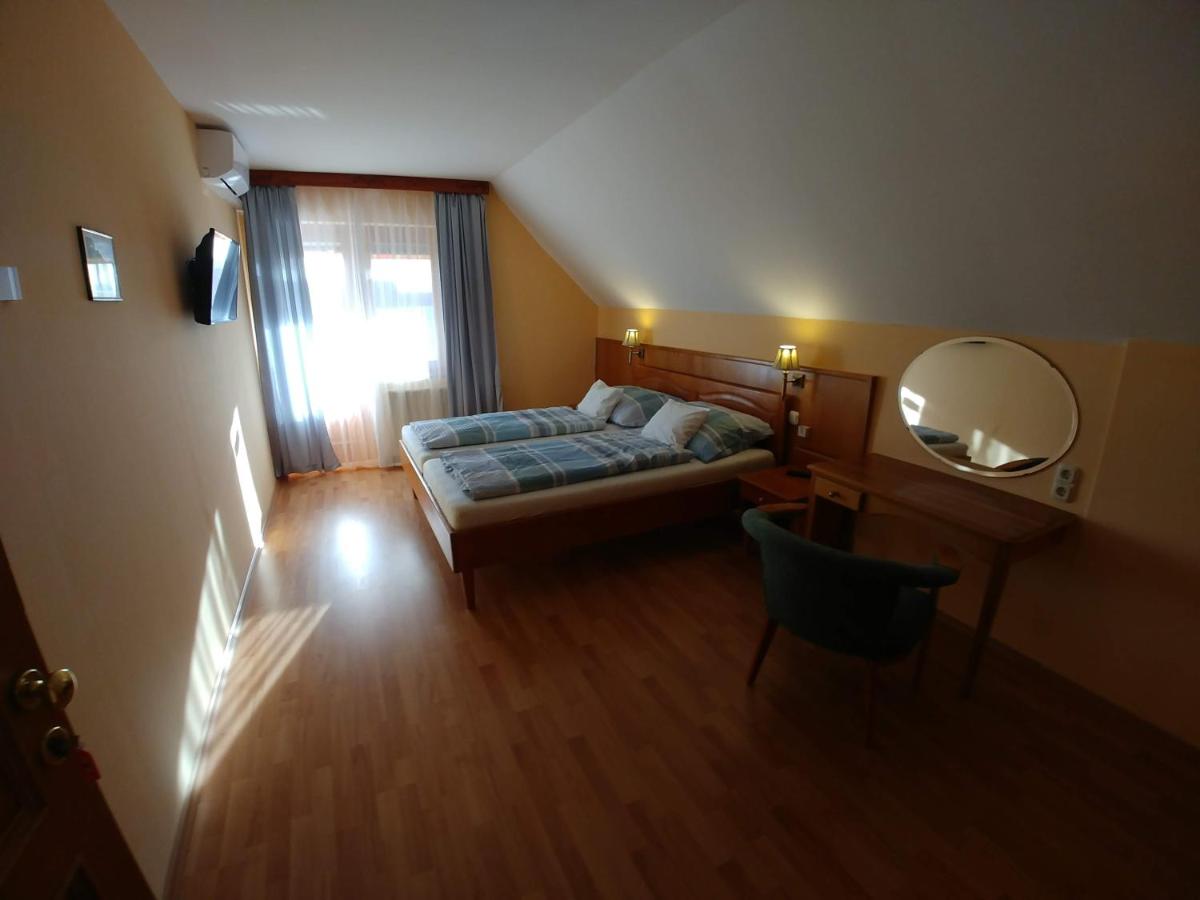 Apartment mit Poolblick