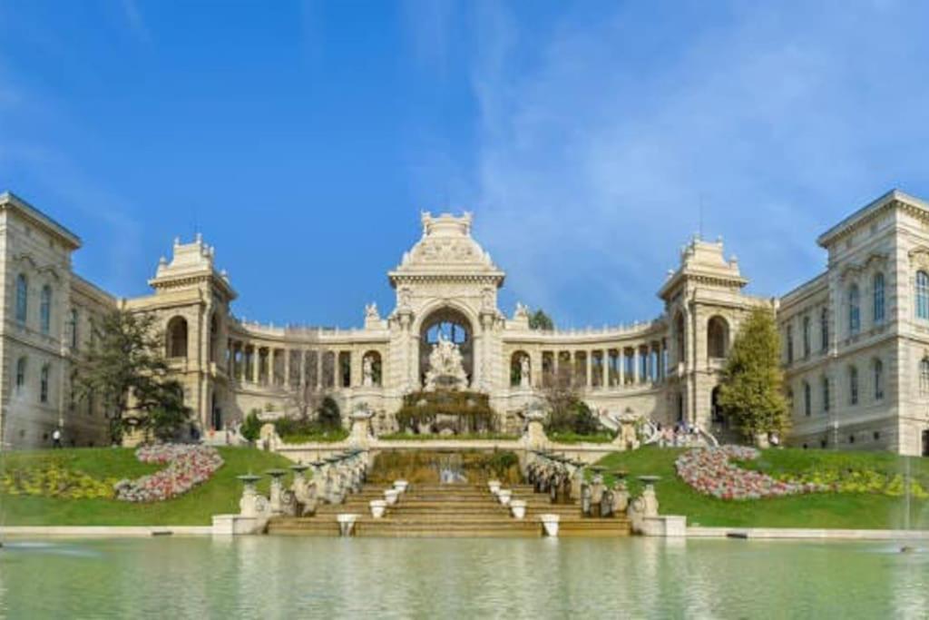 15 minutes du Vieux Port, Confort et Espace au calme du Palais Longchamp - Chambres d'hôtes Marseille