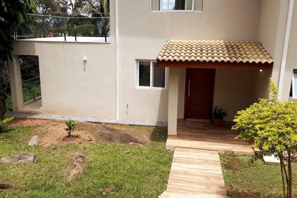 Casa com varanda, ar condicionado pet friendly - B&B