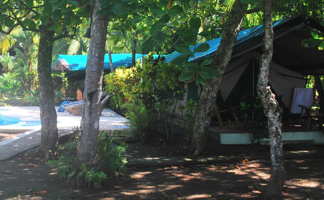 Tienda frente a la playa