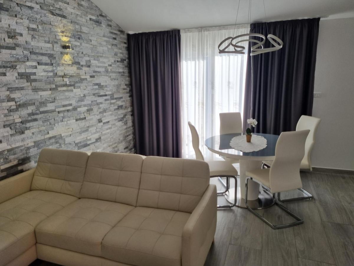 Apartment Rosemary - Ferienwohnung