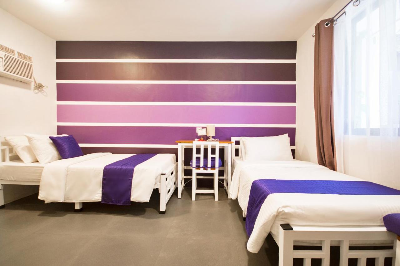 Deluxe Purple Twin Room