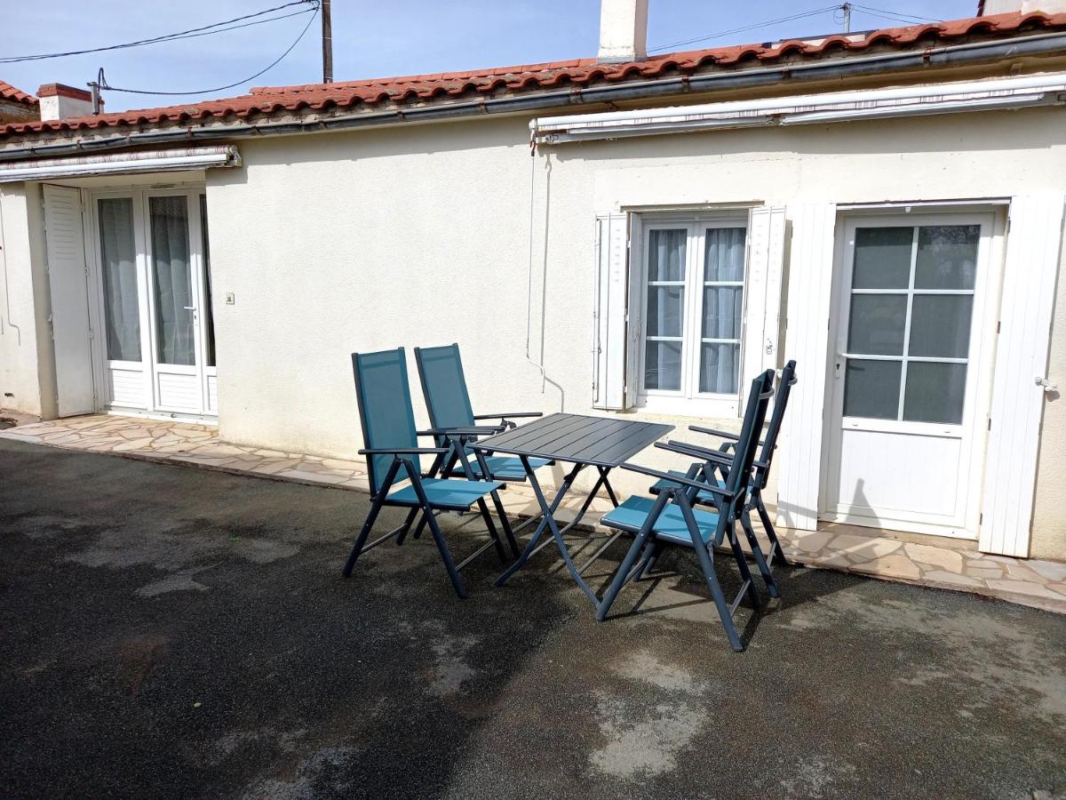 GITE ENTRE TERRE ET MER GRAND STUDIO - B&B